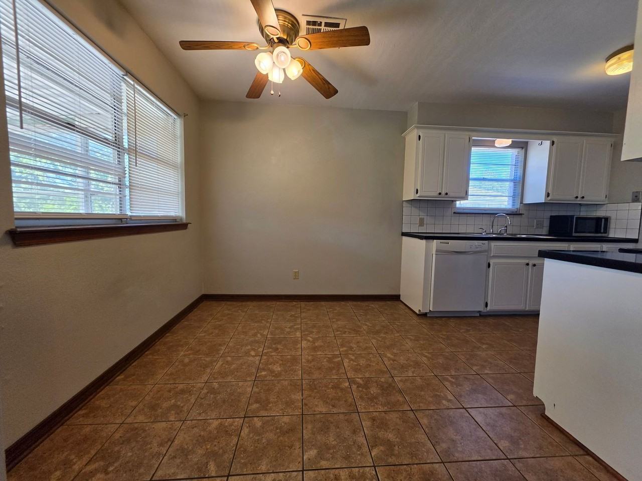 11 Rock Hollow Rd - Photo 6 of 31