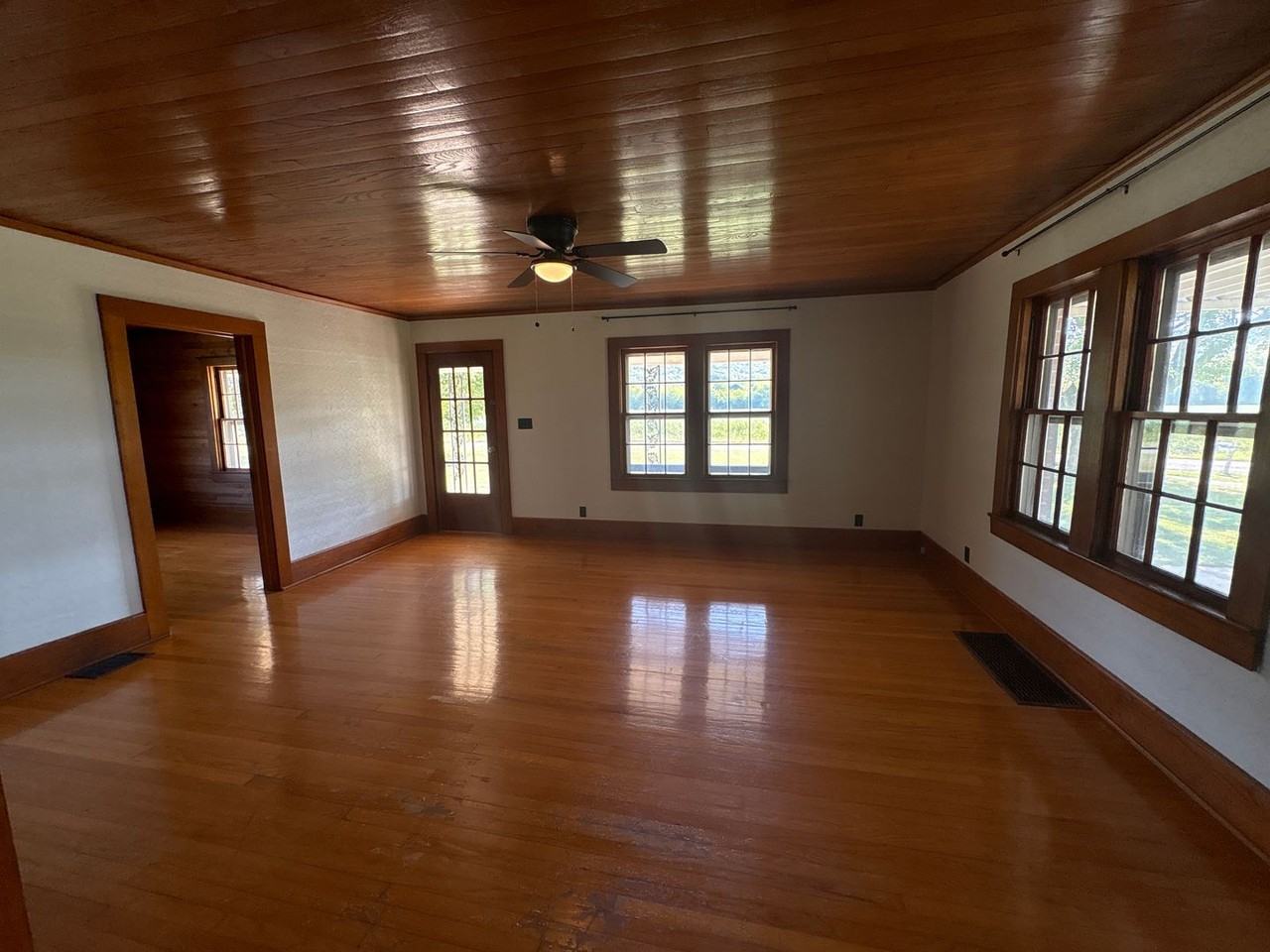 4350 Stephenson Rd - Photo 3 of 31