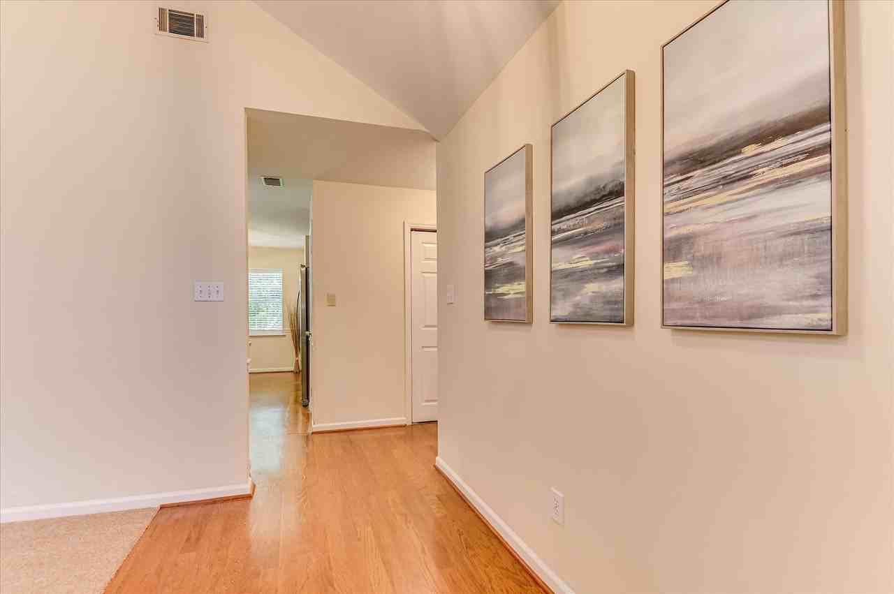 4655 Wellington Ct - Photo 5 of 43