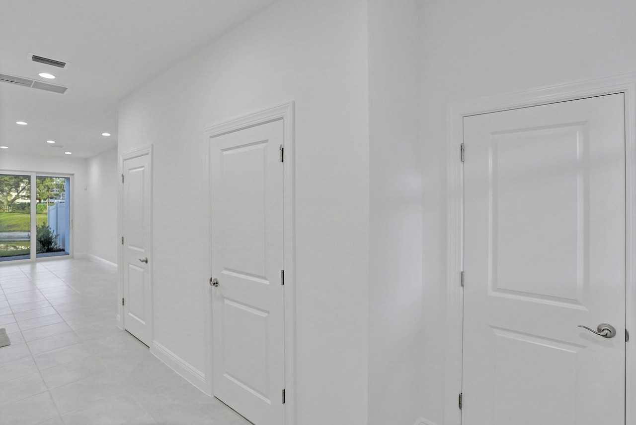585 Sanderling Cir - Photo 2 of 50