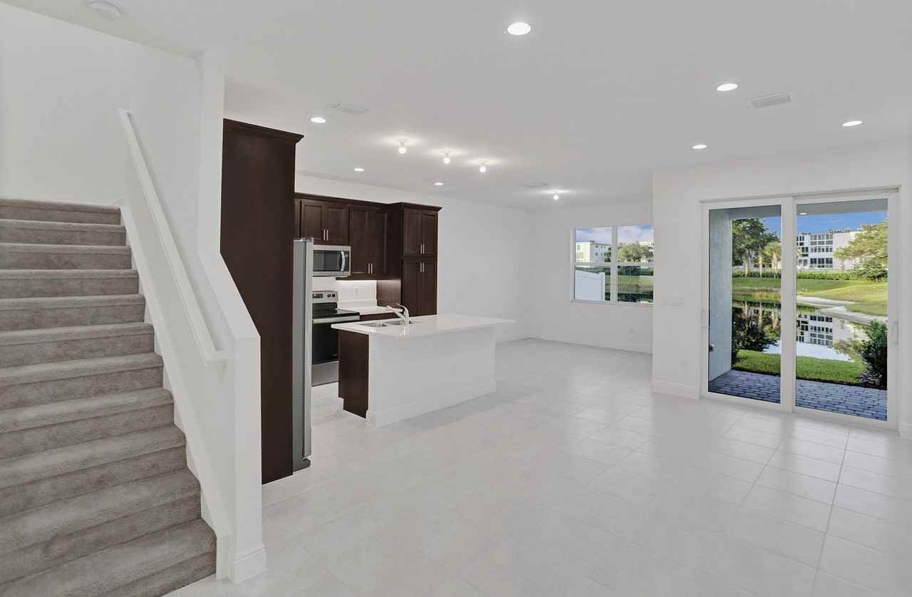 585 Sanderling Cir - Photo 5 of 50