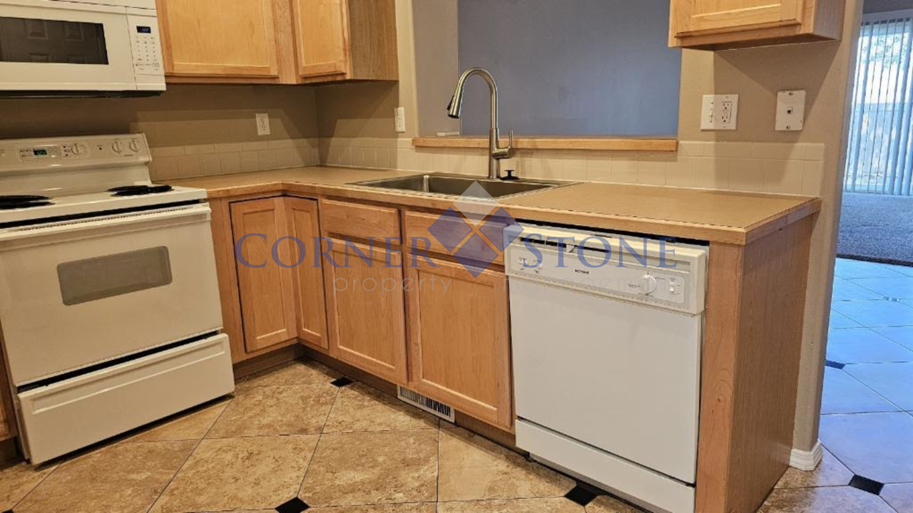 10326 W Bantam St - Photo 4 of 15