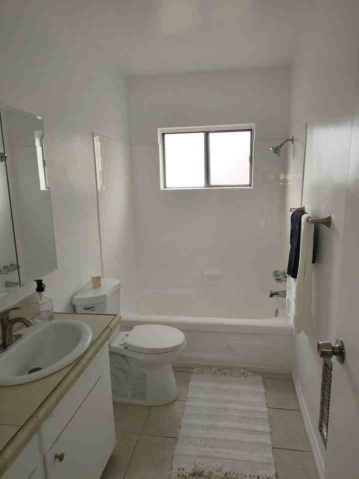 400 E Live Oak St. - Photo 2 of 10