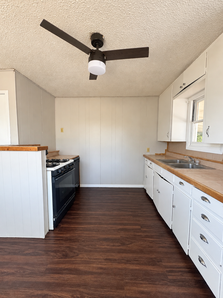 201 Paint Rock Rd - Photo 3 of 8