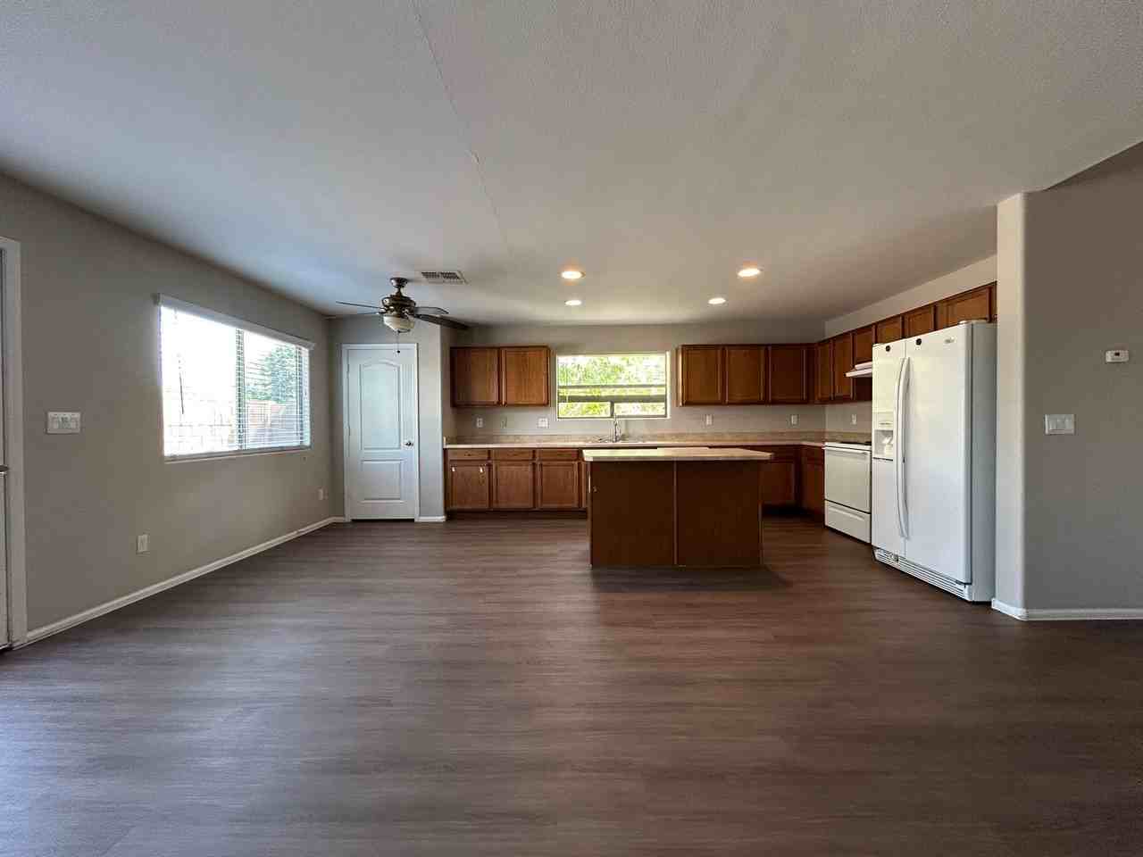 28937 N Coal Ave - Photo 3 of 29