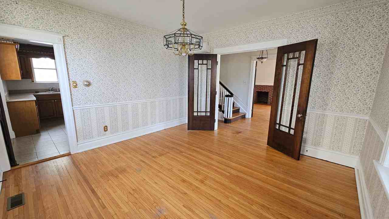 738 Summit Ave - Photo 7 of 29