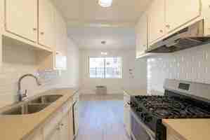 featured image of 7548 Hampton Ave