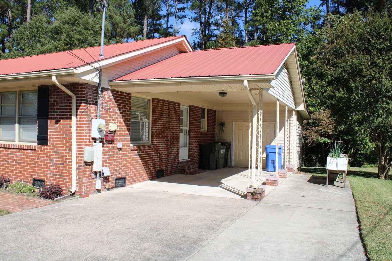 1404 Woodside Dr W - Photo 2 of 21