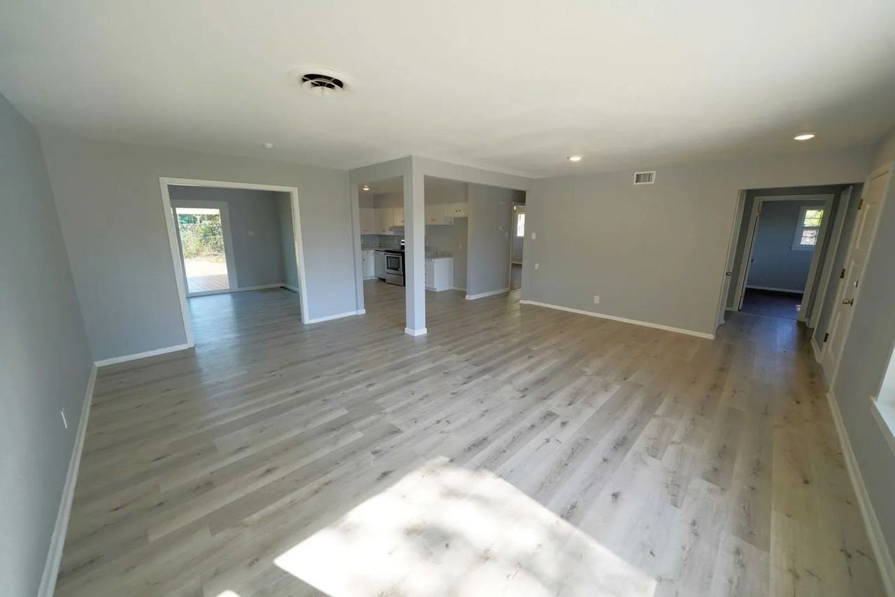 323 Stockton Dr - Photo 7 of 31