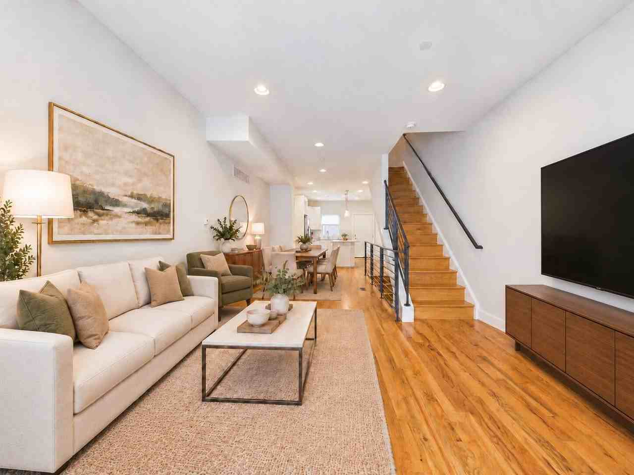 2605 Ellsworth St - Photo 2 of 42