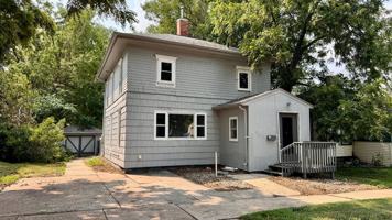 featured image of 807 W 13th St