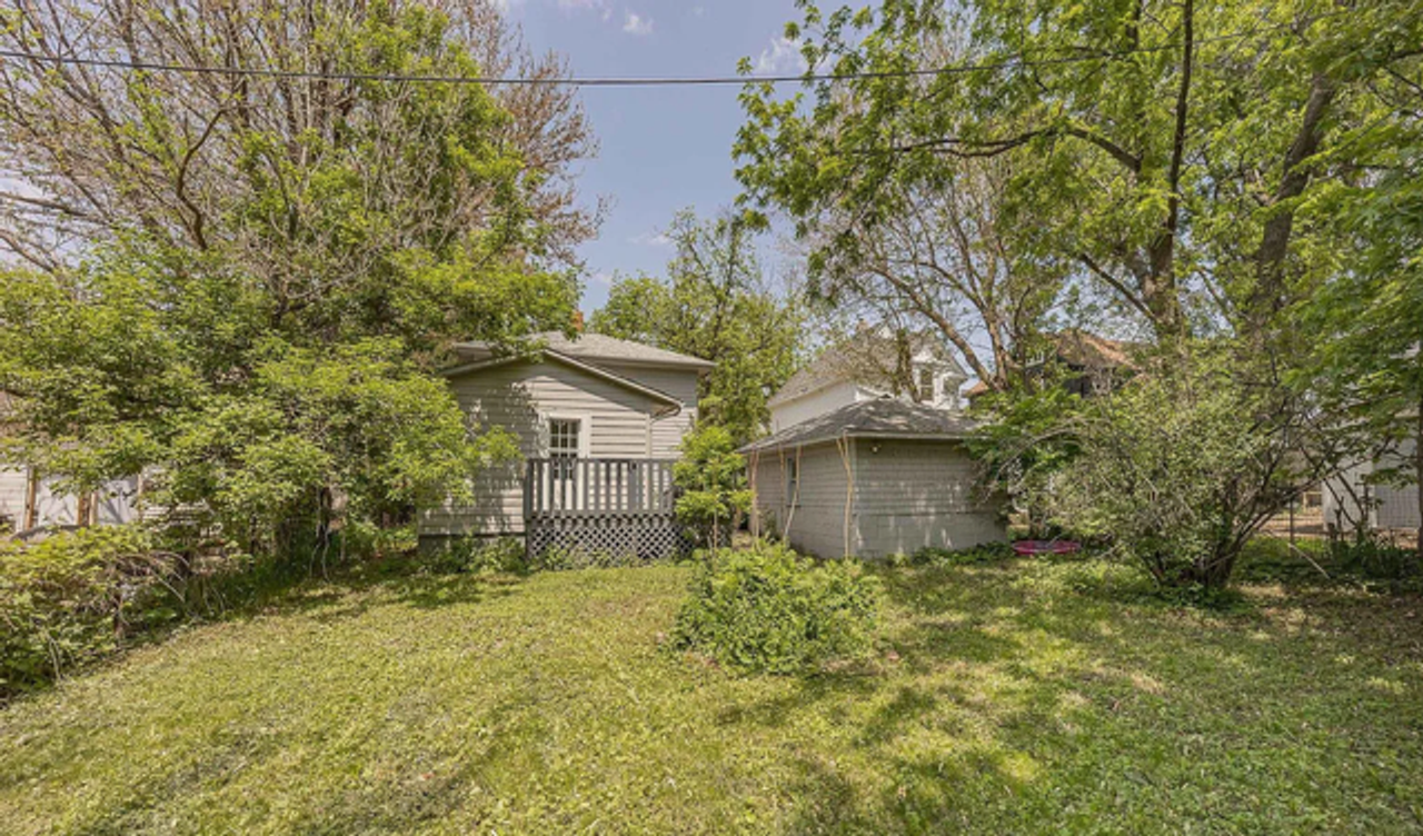 807 W 13th St - Photo 2 of 27