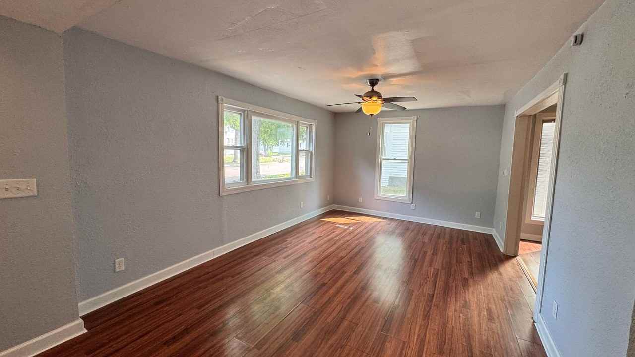 807 W 13th St - Photo 6 of 27