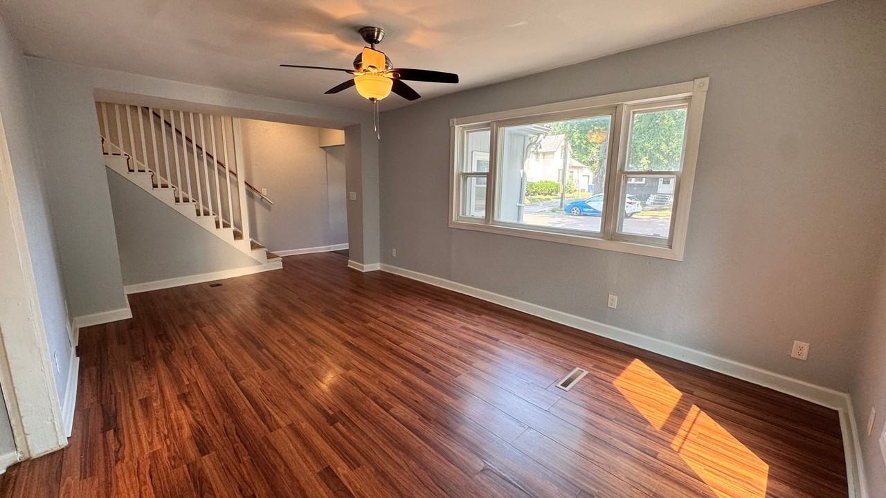 807 W 13th St - Photo 7 of 27