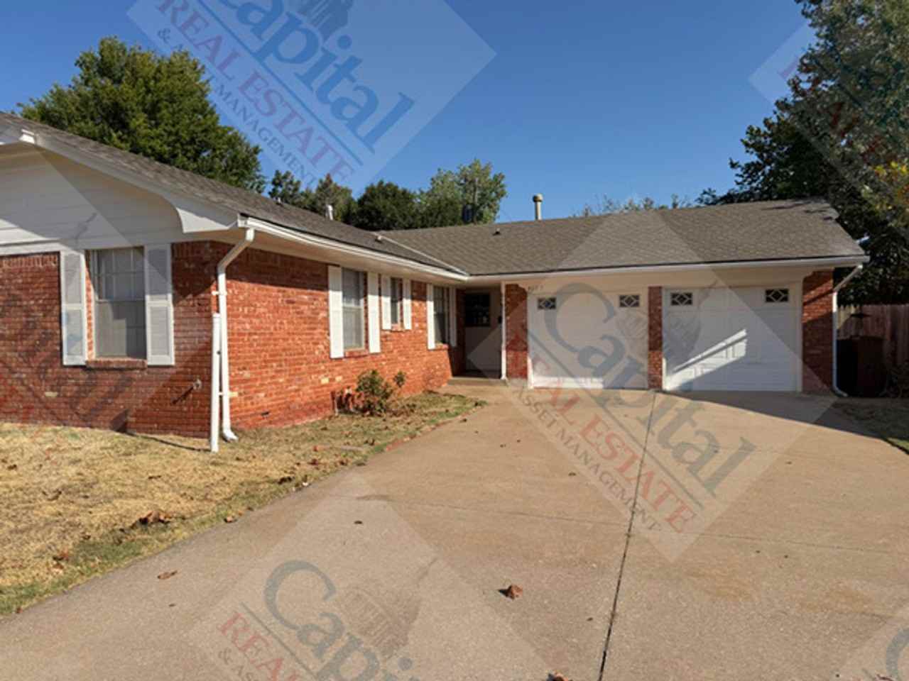 4605 Nw 60th St - Photo 2 of 37