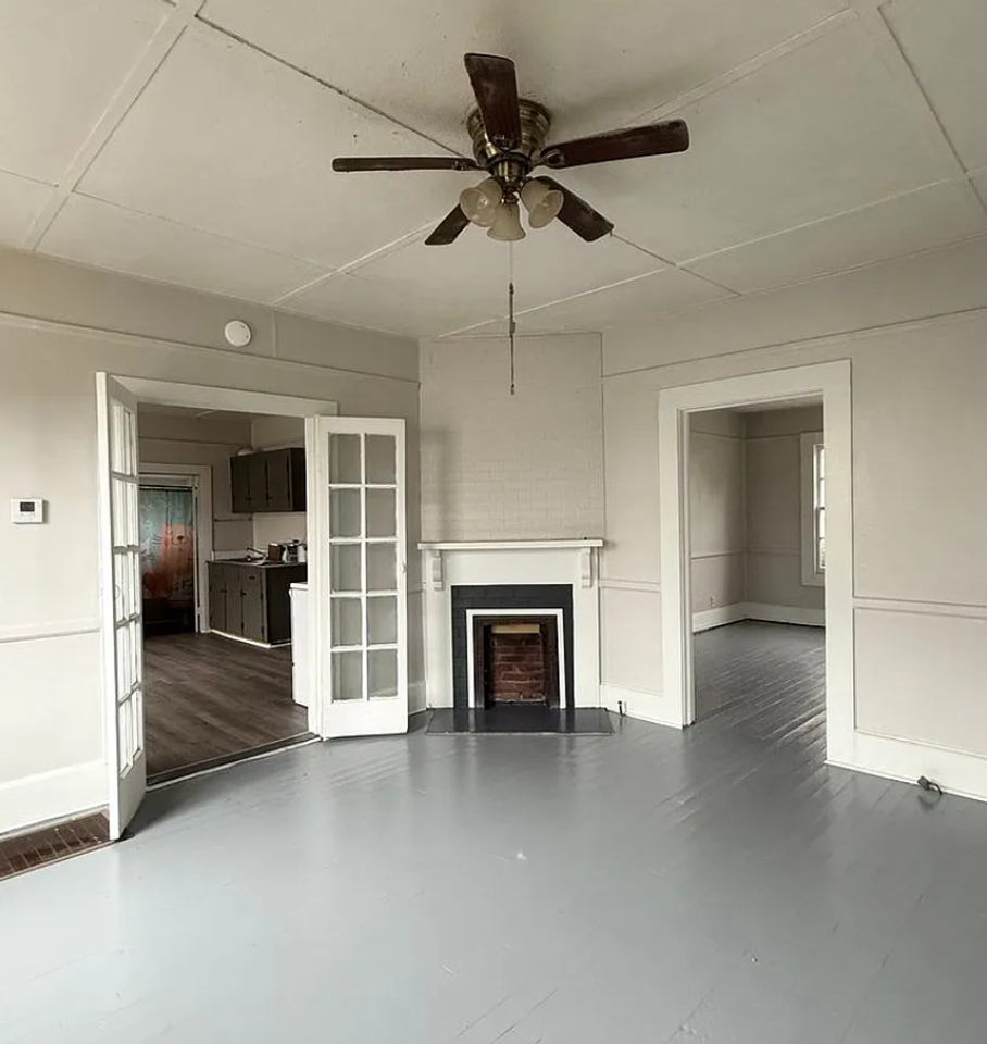 1610 3rd Ave - Photo 4 of 6