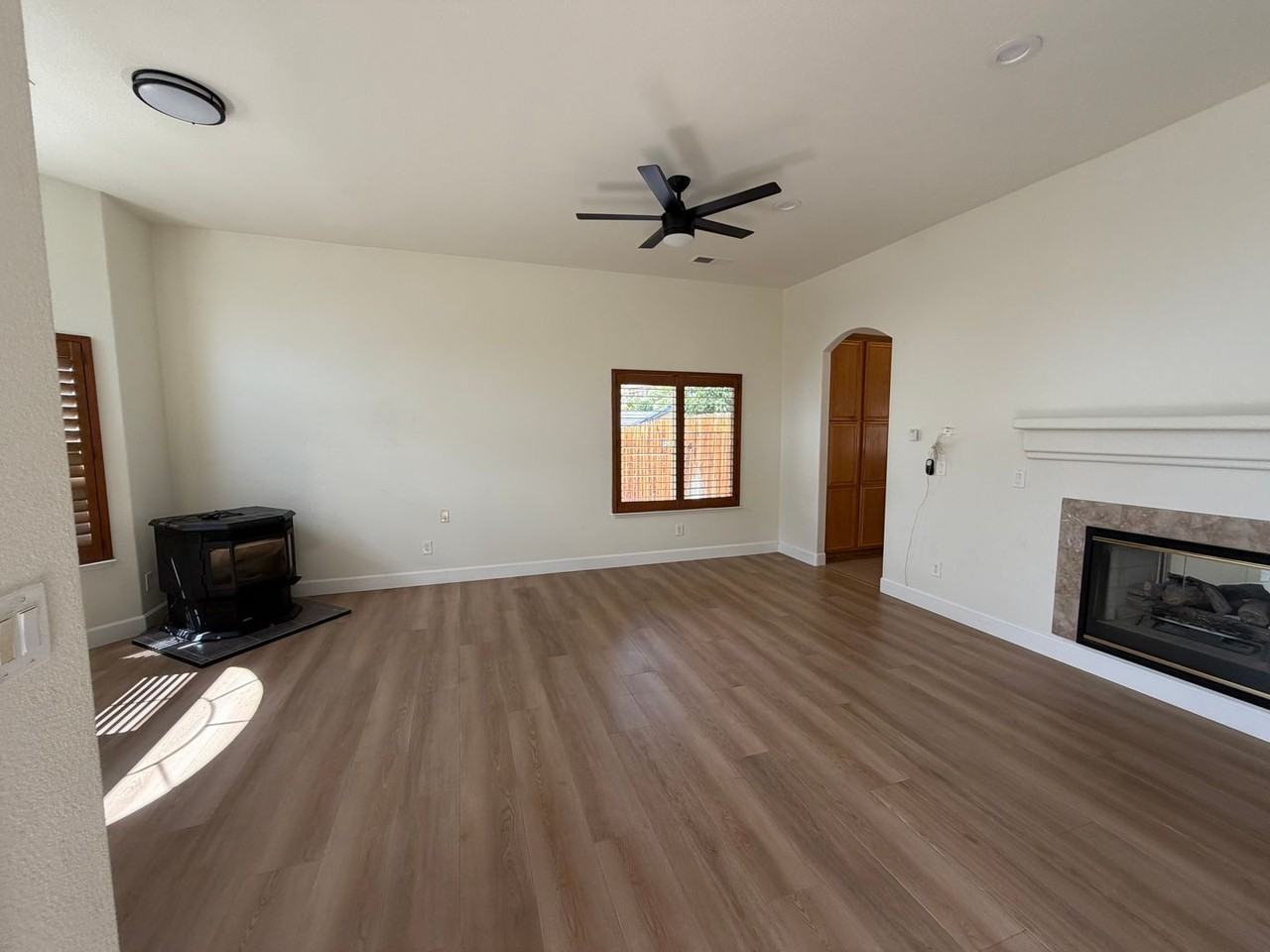 1174 University Ridge Dr - Photo 3 of 16