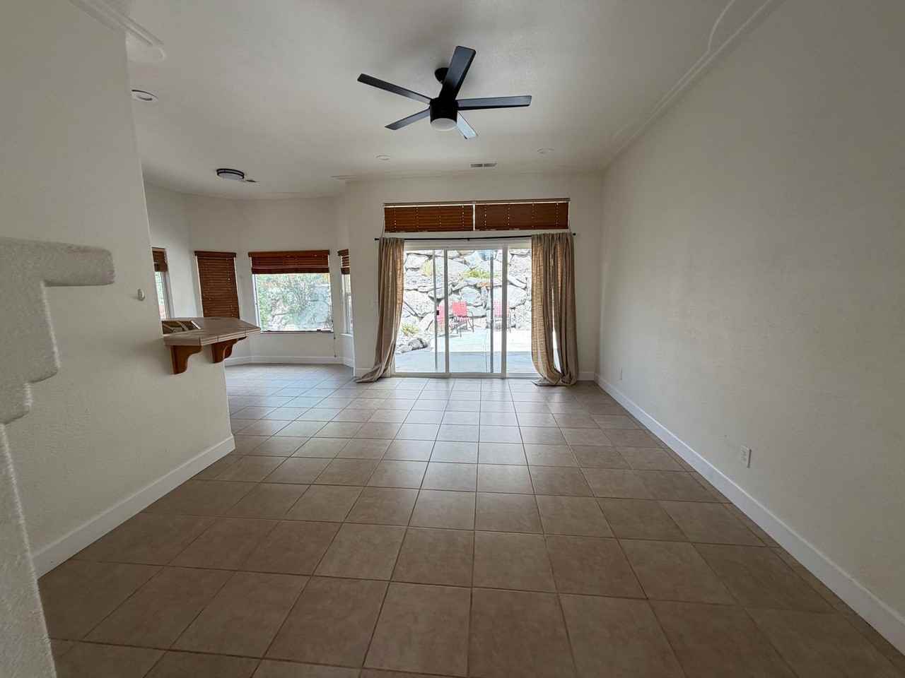 1174 University Ridge Dr - Photo 4 of 16