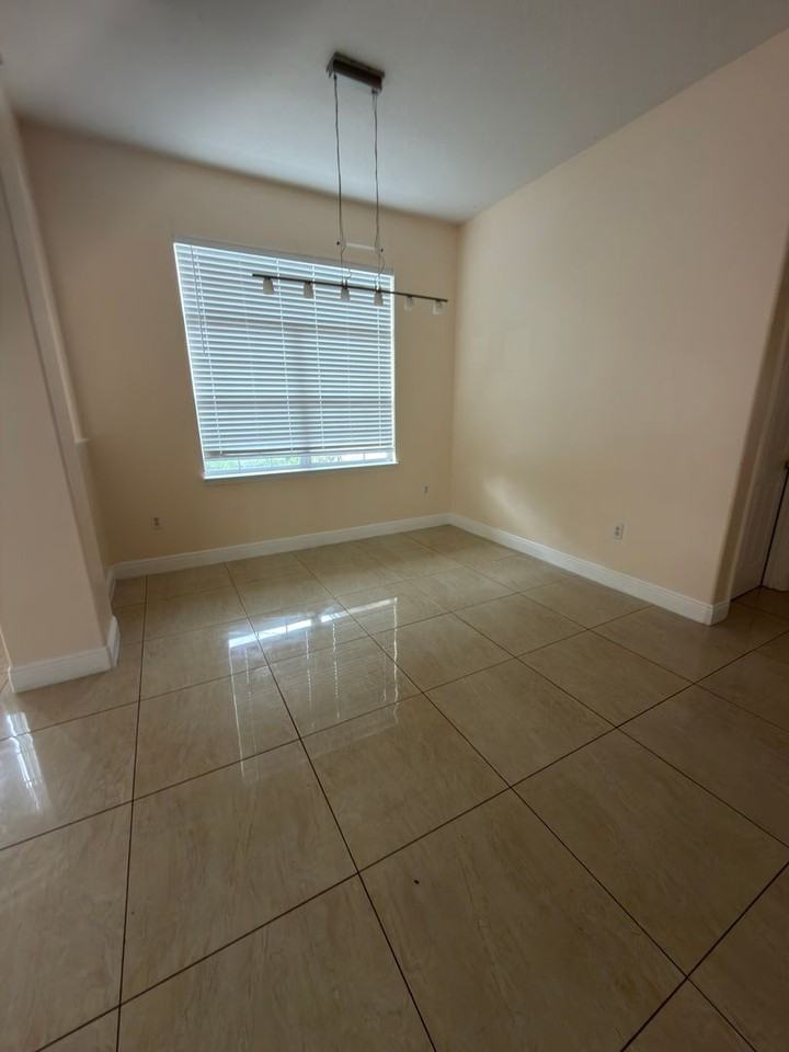 1376 Shelter Rock Rd - Photo 2 of 20