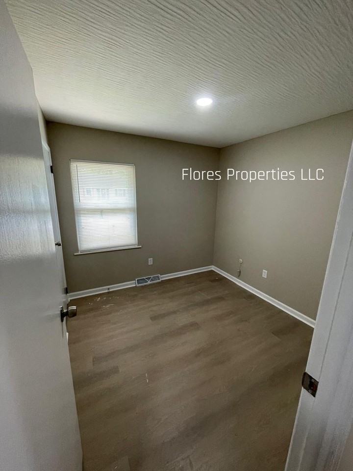 2561 Milverton Way - Photo 7 of 10