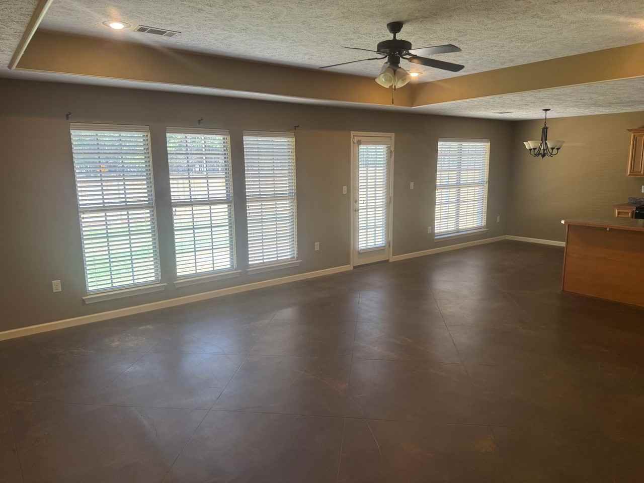 1135 Wineberry - Photo 2 of 12