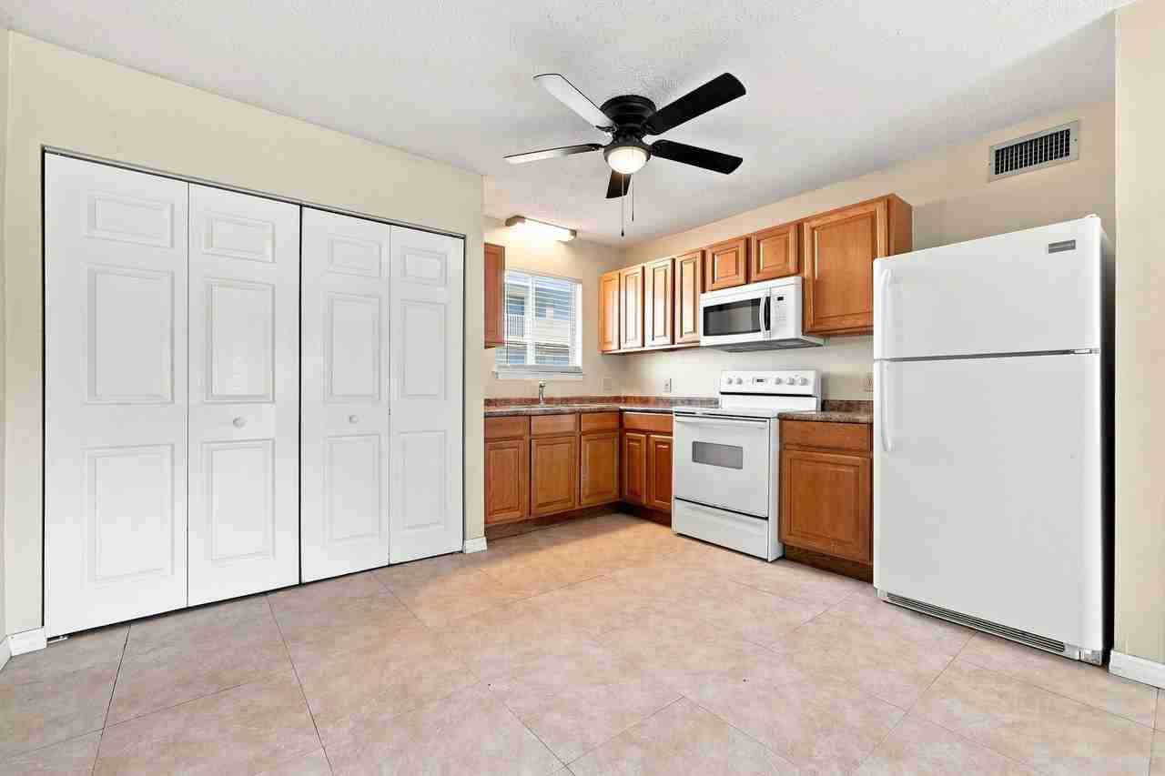 CPN-College Park Condominium - Photo 5 of 38