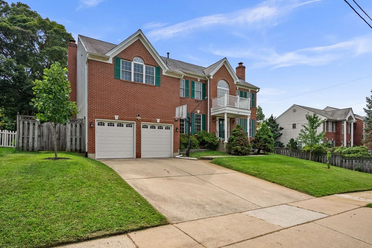 13111 Venetian Rd - Photo 2 of 50