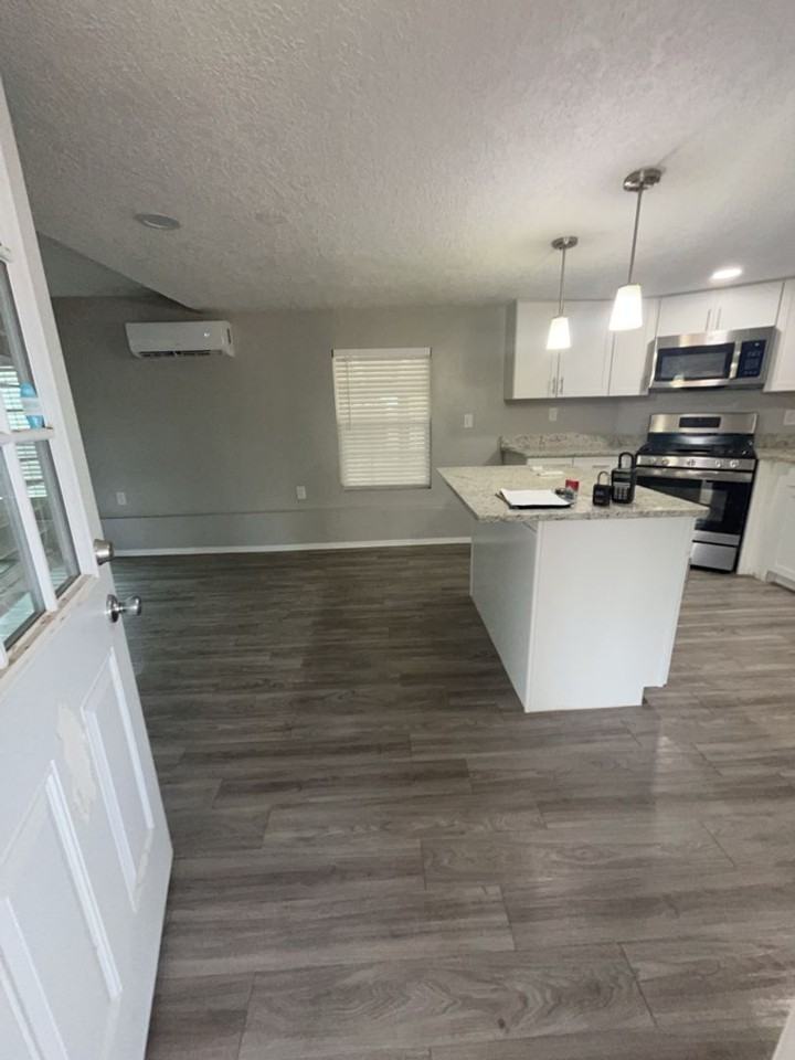 4916 Moore Cir - Photo 2 of 17