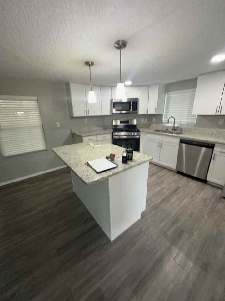 4916 Moore Cir - Photo 3 of 17