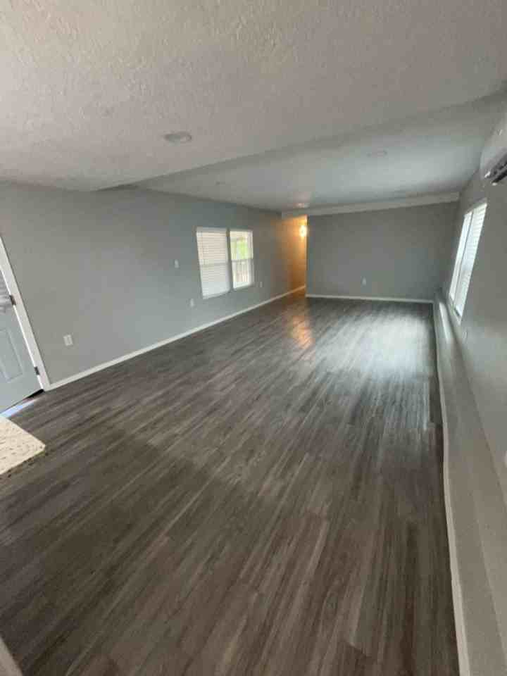4916 Moore Cir - Photo 5 of 17