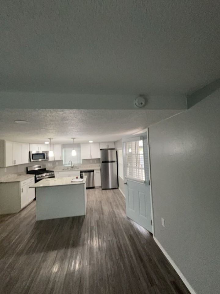 4916 Moore Cir - Photo 6 of 17