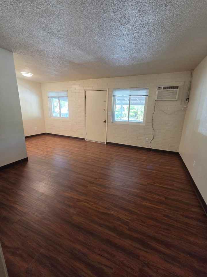 1205 Liberty St - Photo 4 of 8