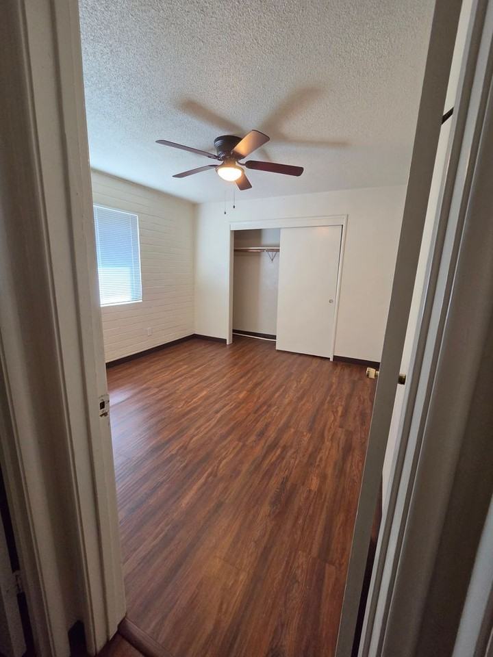 1205 Liberty St - Photo 5 of 8