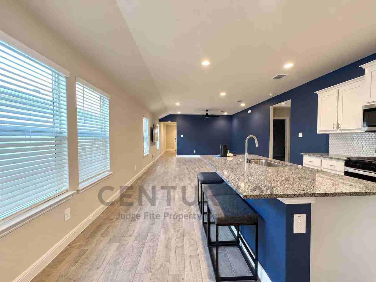 606 Capstone Cir - Photo 6 of 22