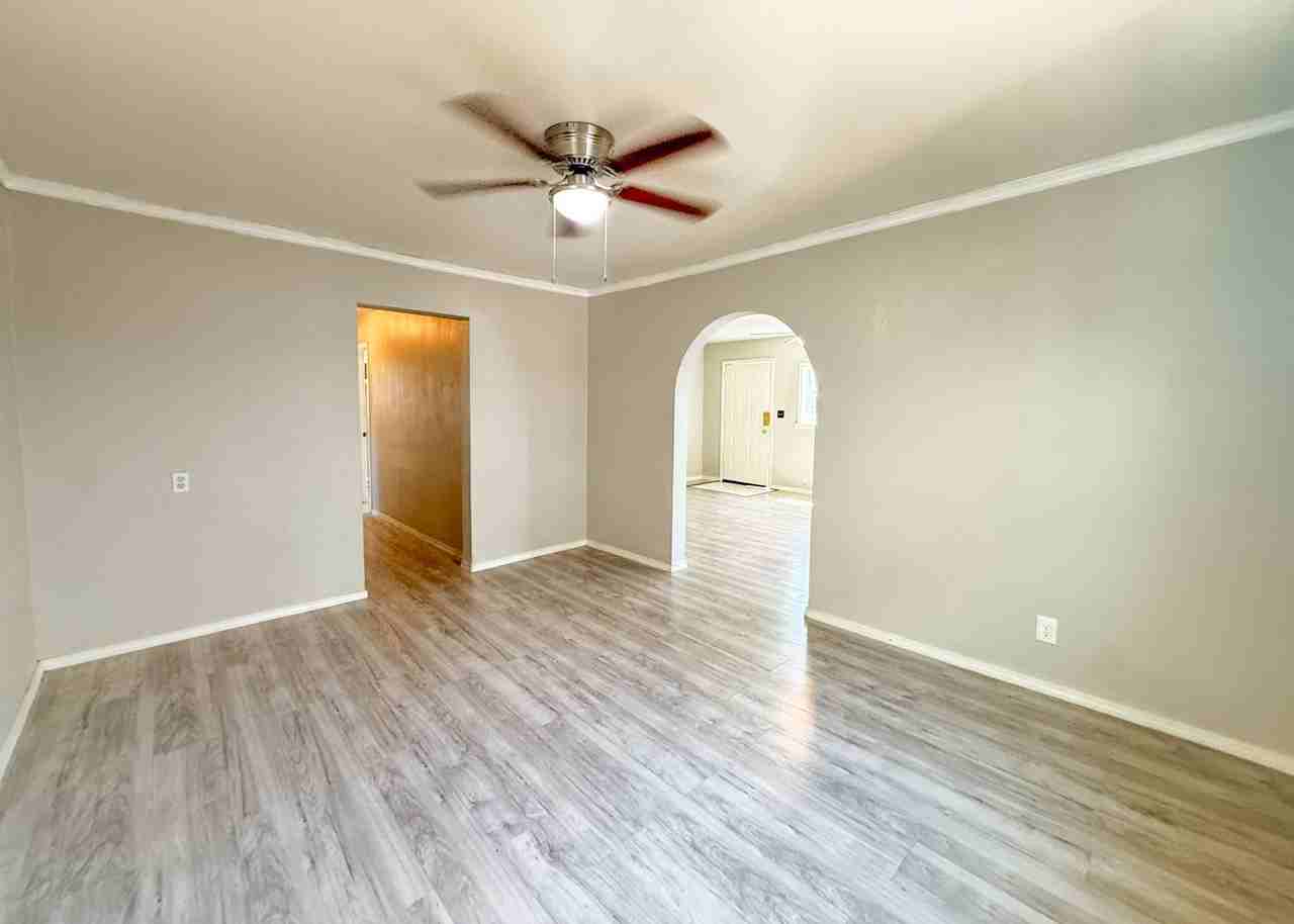 521 Sw 35th St - Photo 4 of 16