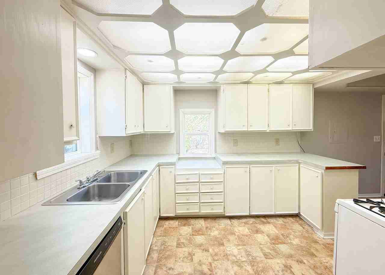 521 Sw 35th St - Photo 5 of 16
