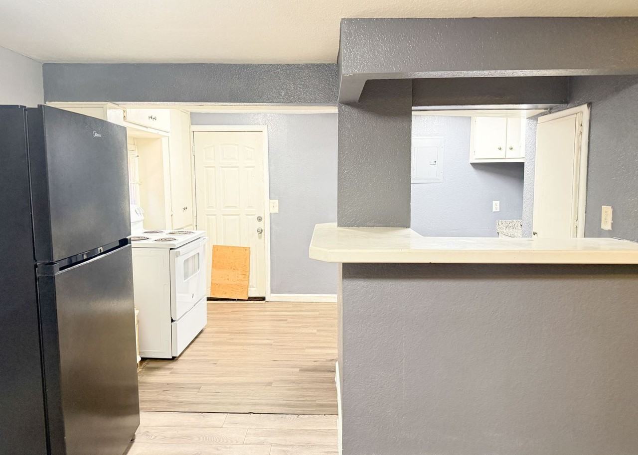519 Sw 35th St - Photo 5 of 14