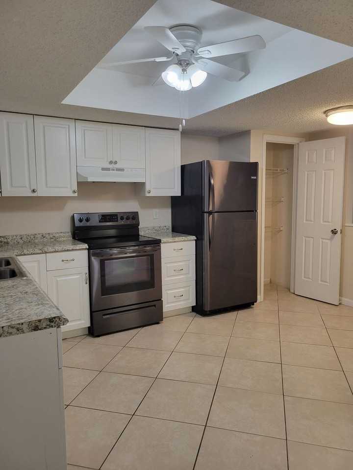 1862 Avenue Q Sw - Photo 6 of 15
