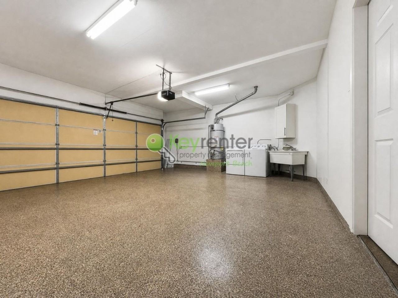 302 E 16th St #F - Photo 7 of 32