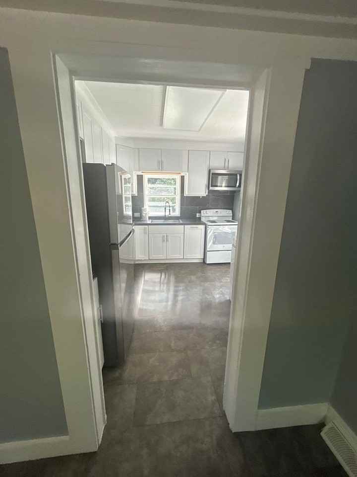 419 1/2 W Concord St - Photo 7 of 23