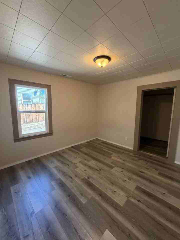 721 Mitchell St - Photo 3 of 26