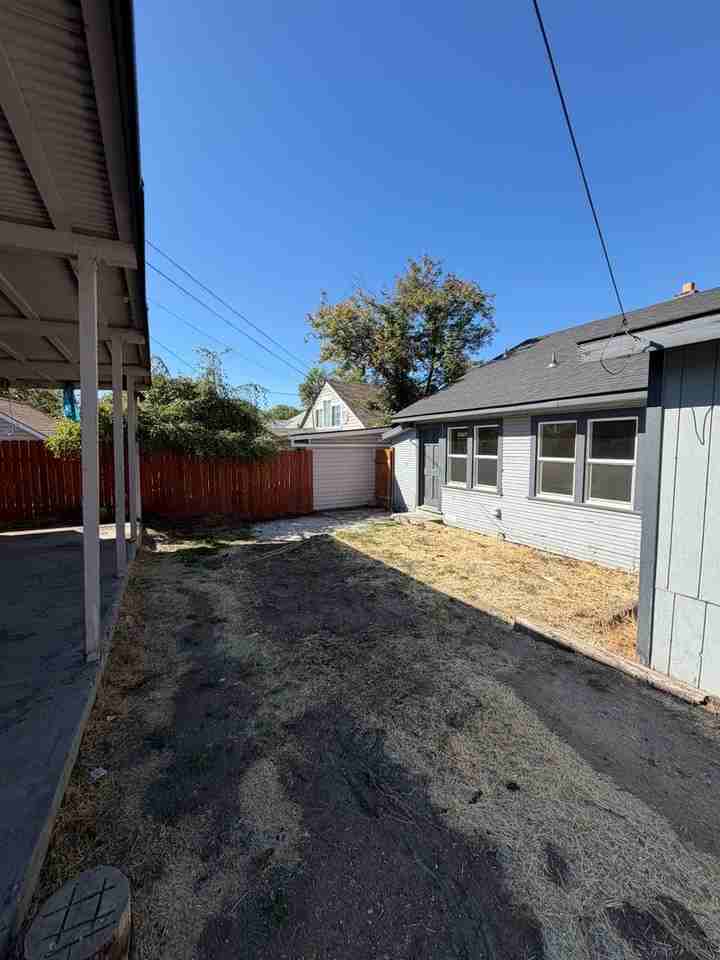 721 Mitchell St - Photo 6 of 26