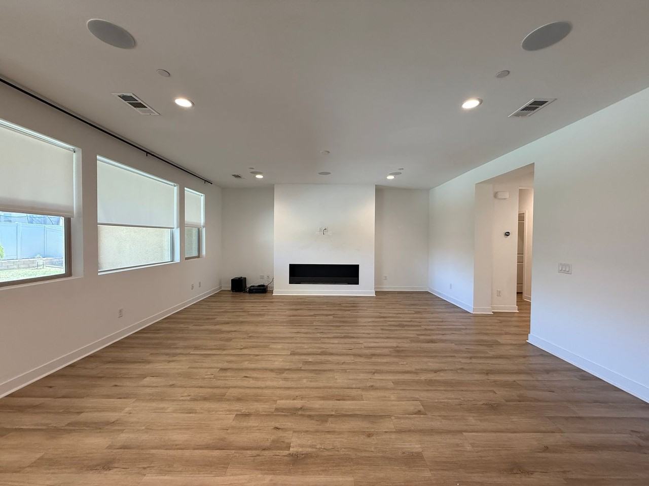 39338 Stirrup Ct - Photo 3 of 24