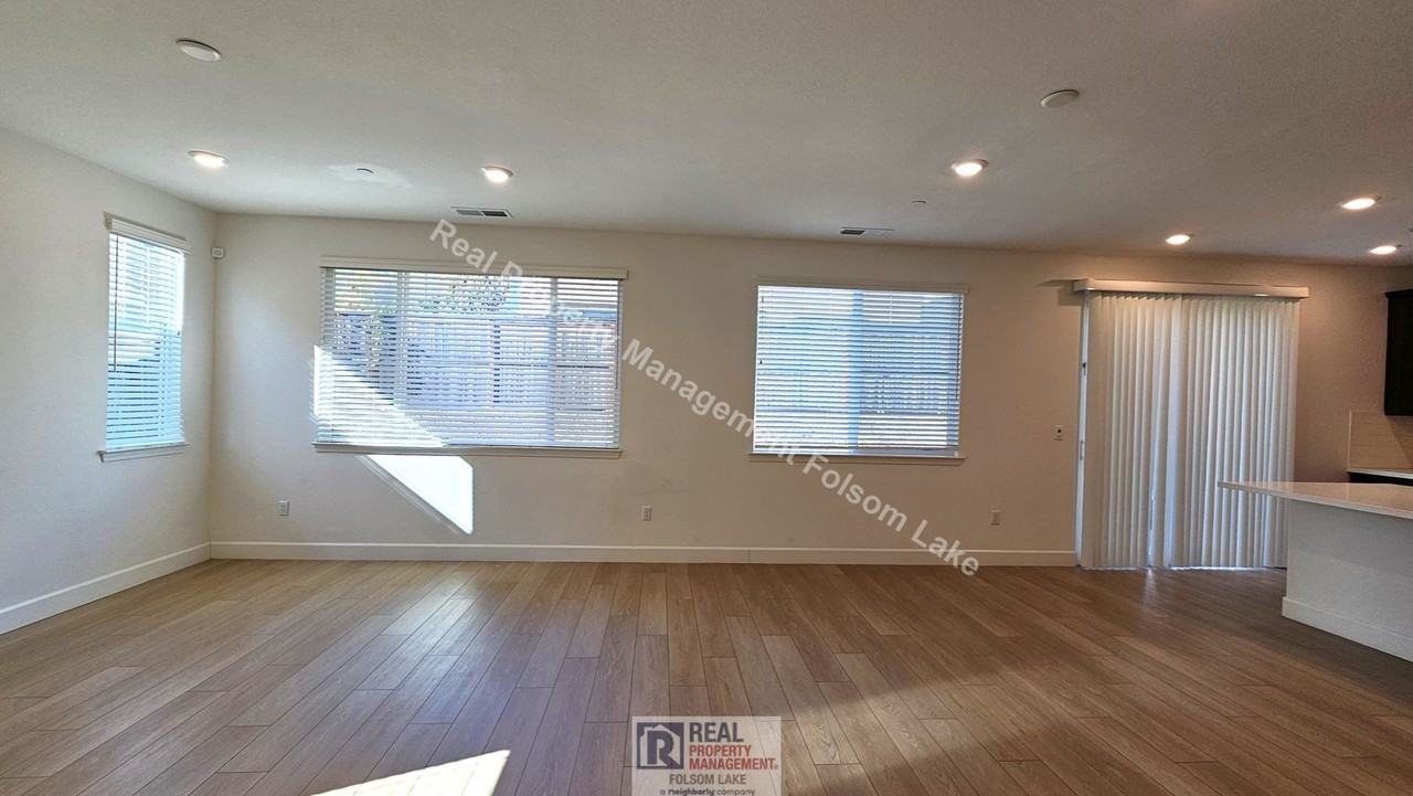 4414 French Dr - Photo 4 of 26