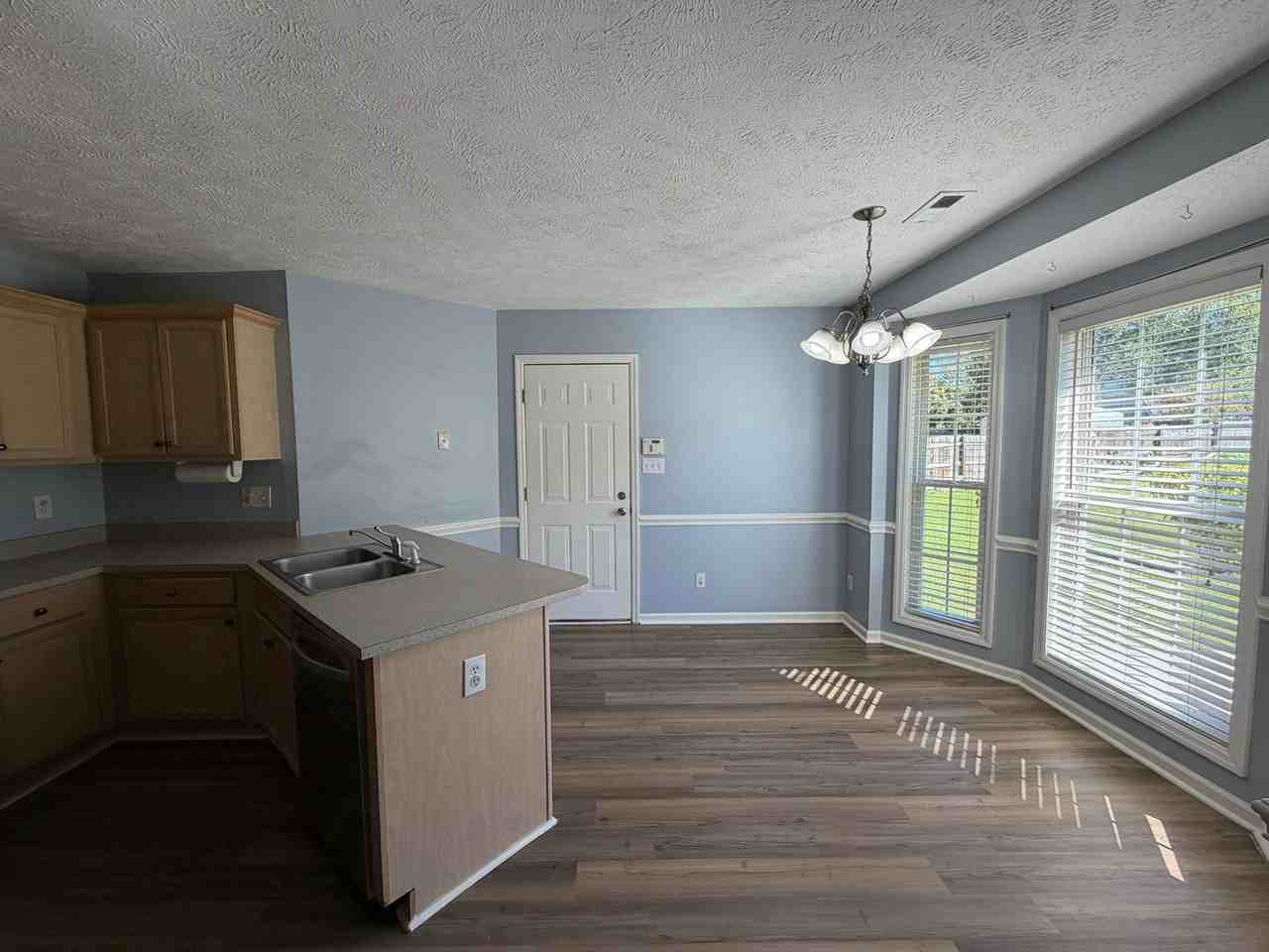 7308 Scenic View Dr - Photo 5 of 18