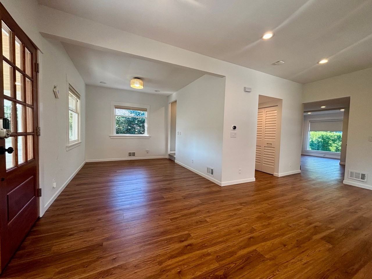 8019 Corliss Ave N - Photo 2 of 36