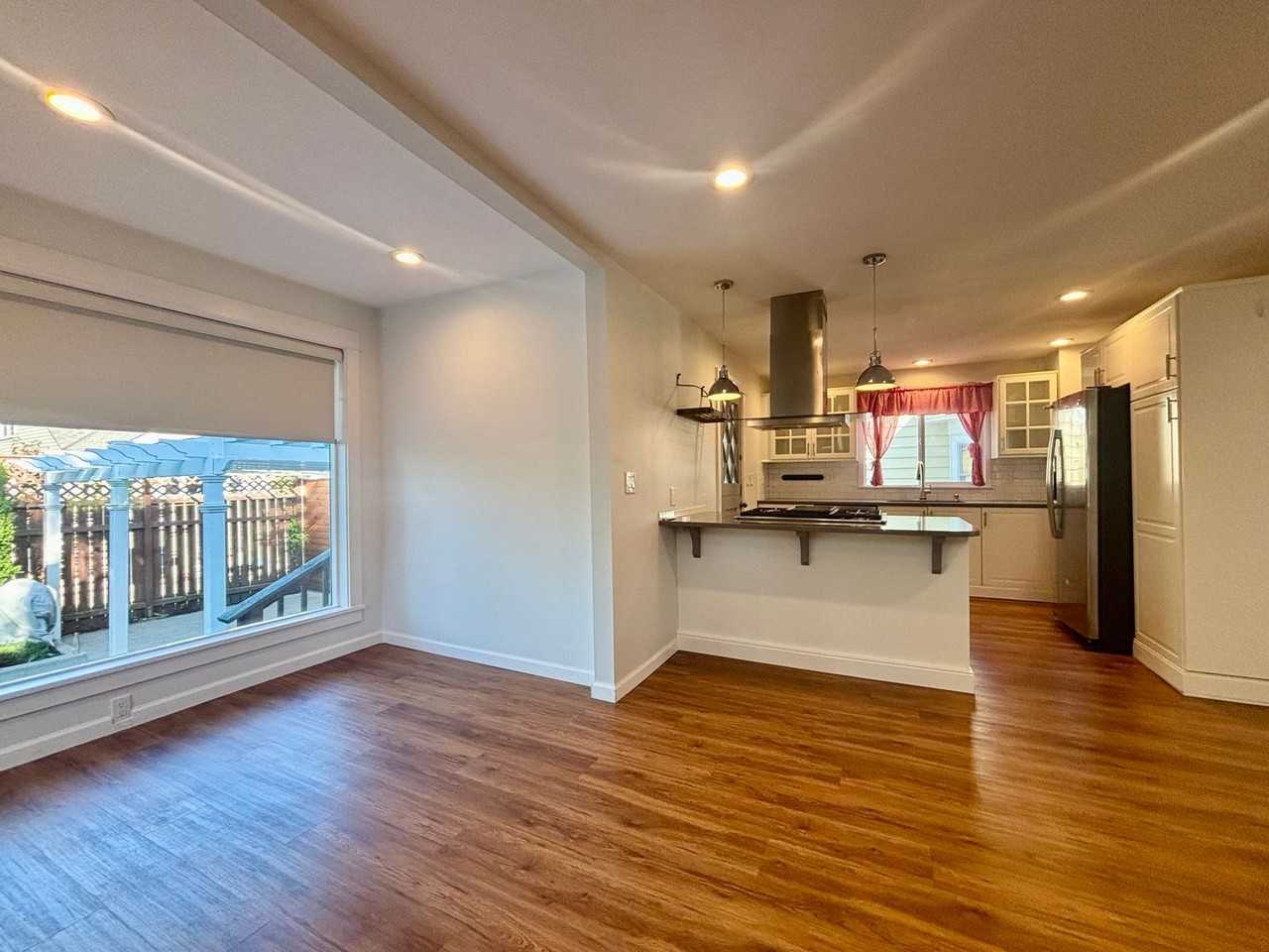 8019 Corliss Ave N - Photo 4 of 36