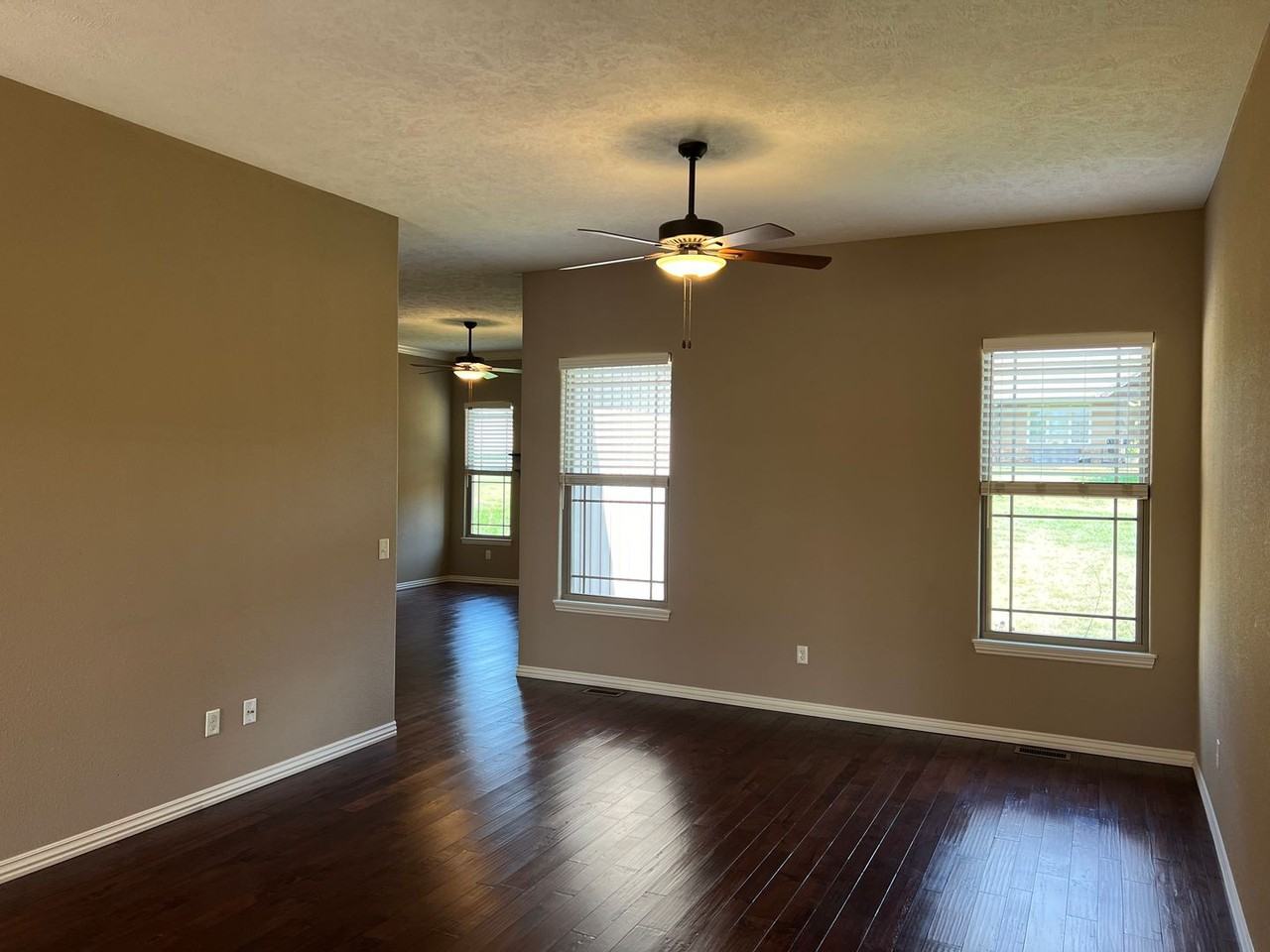 614 N Galileo Dr - Photo 3 of 25