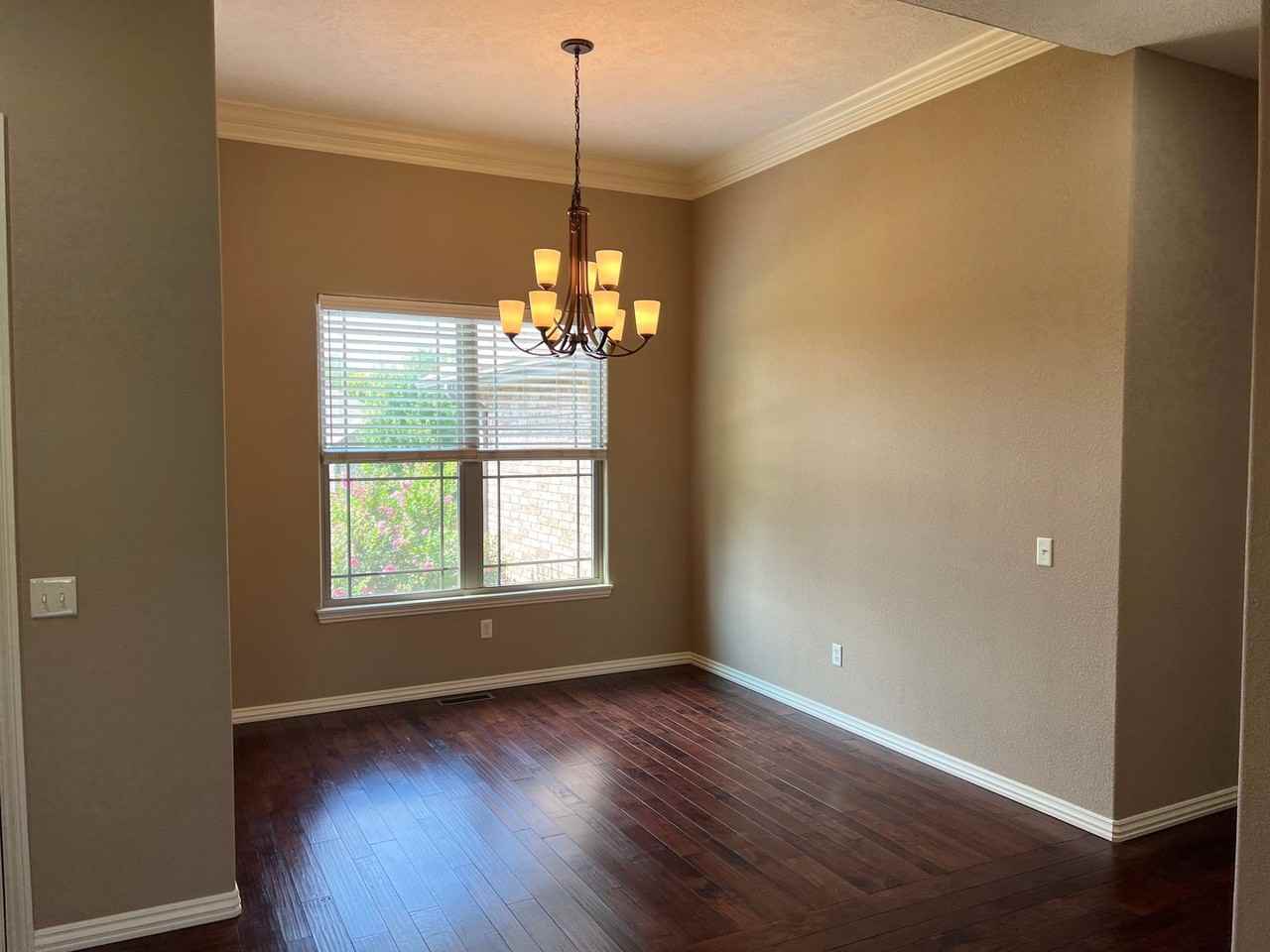 614 N Galileo Dr - Photo 5 of 25