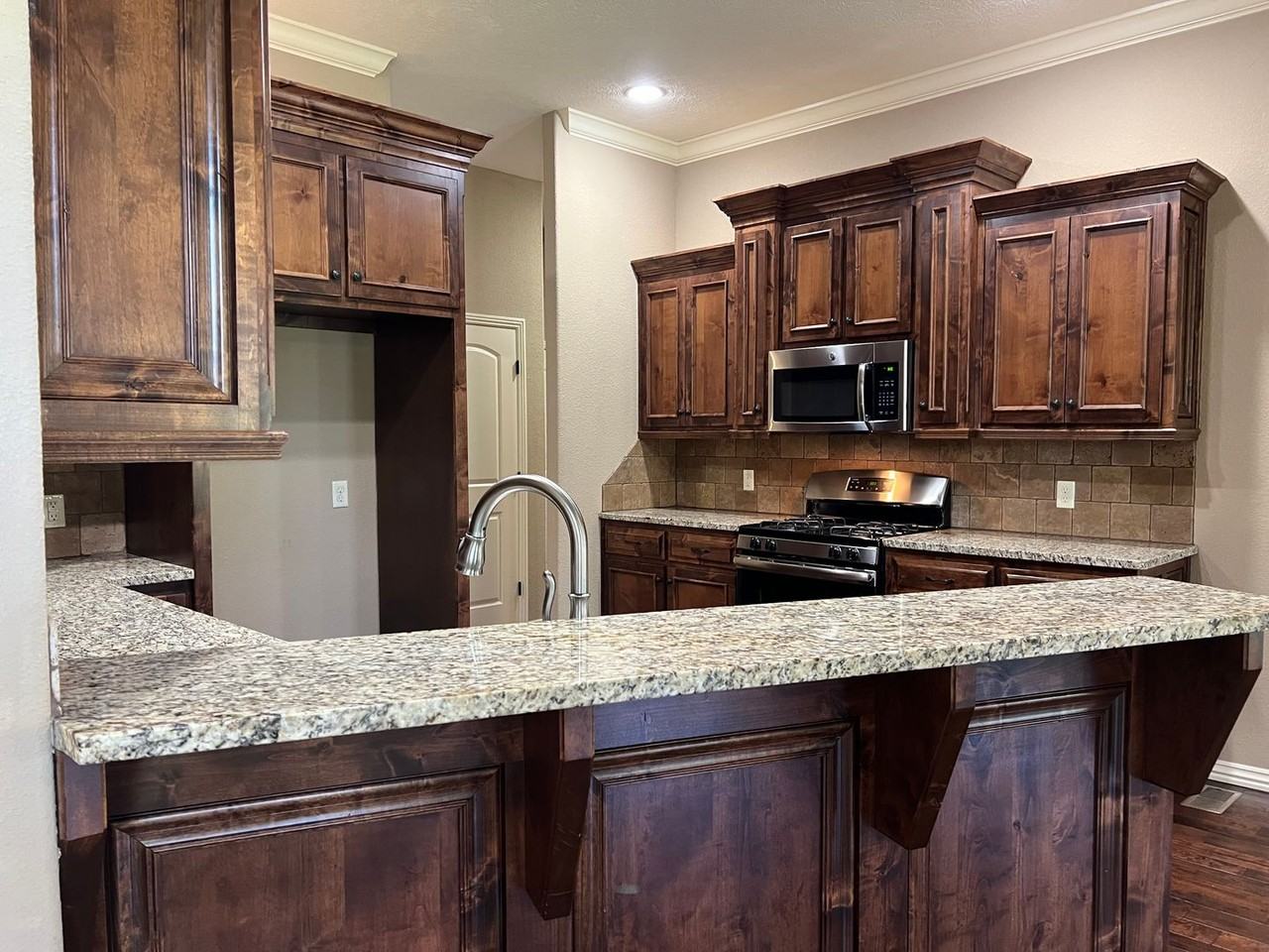614 N Galileo Dr - Photo 6 of 25